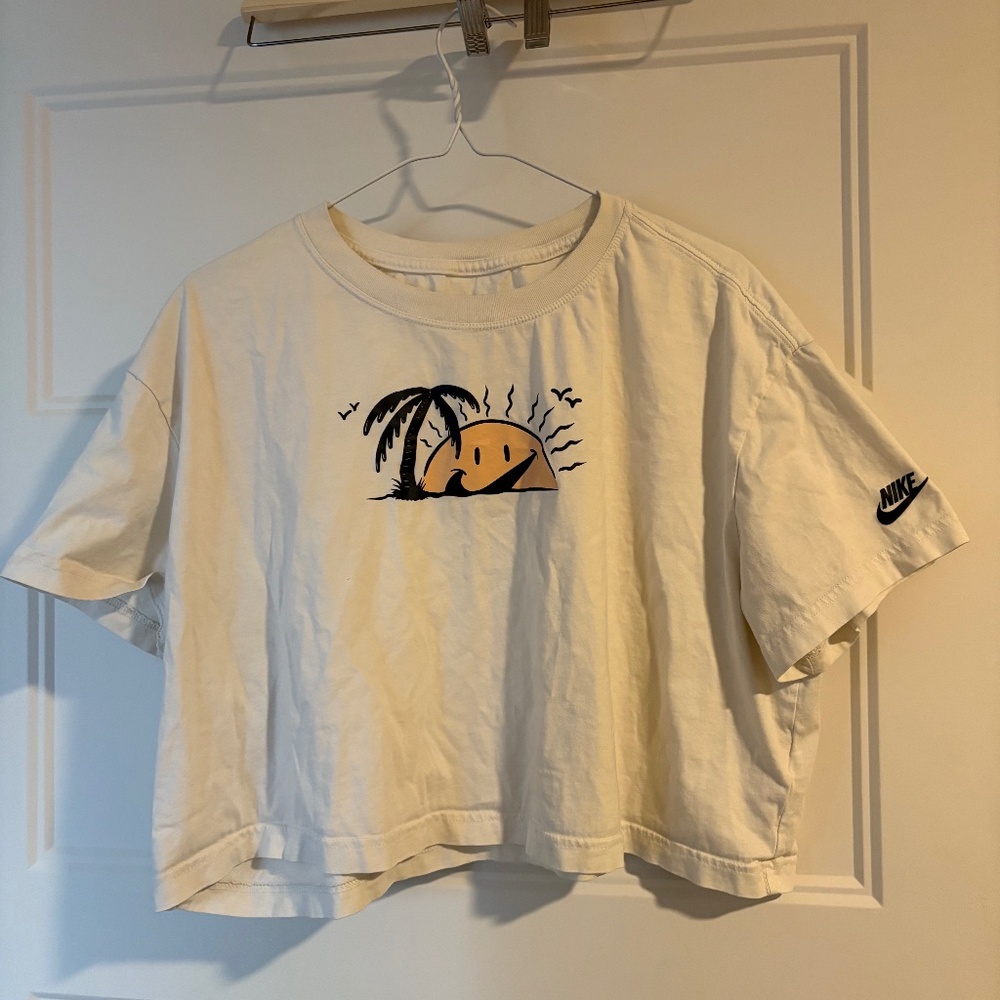 L Nike Crop Top